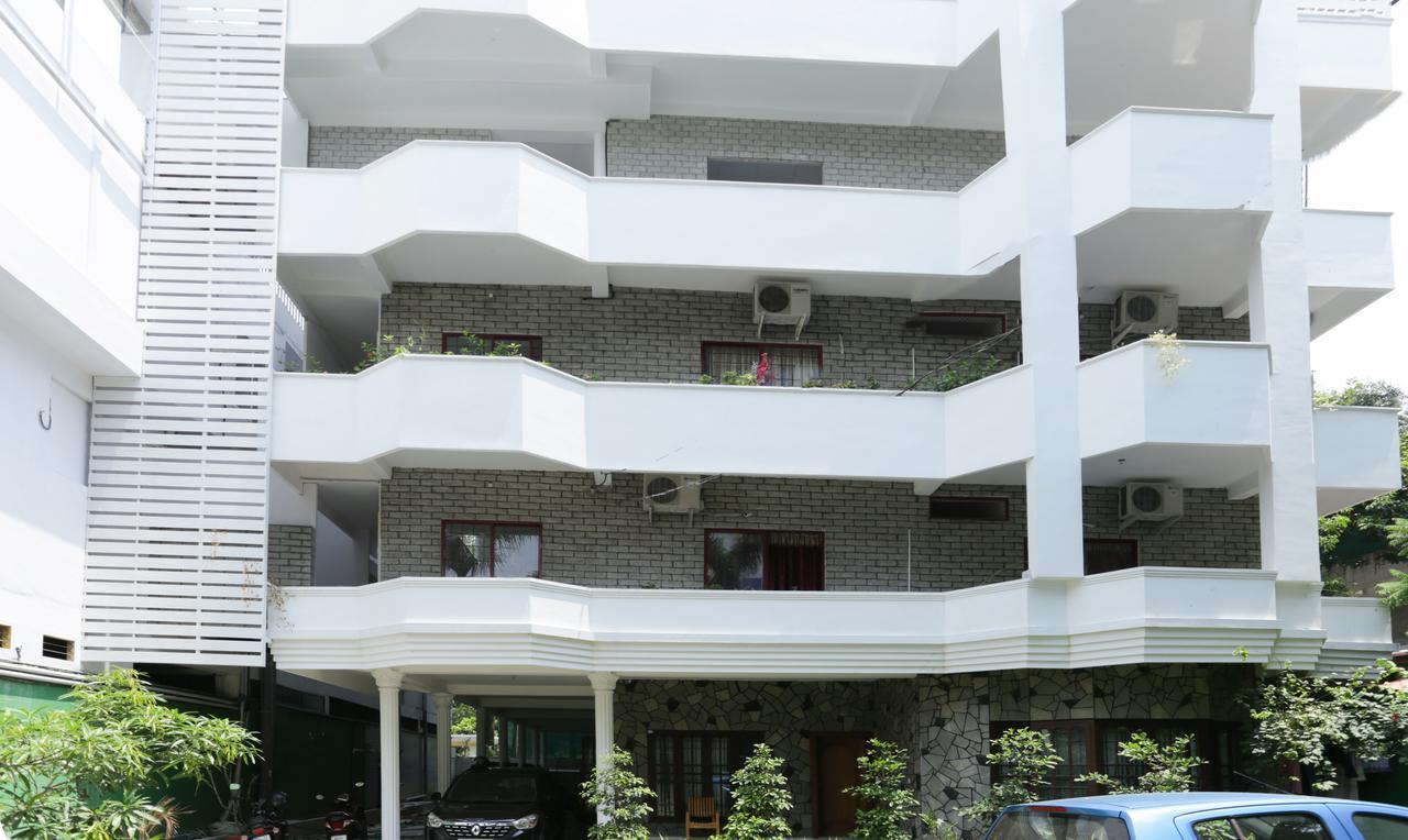 Heaven Gardens Hotel Kochi Ngoại thất bức ảnh