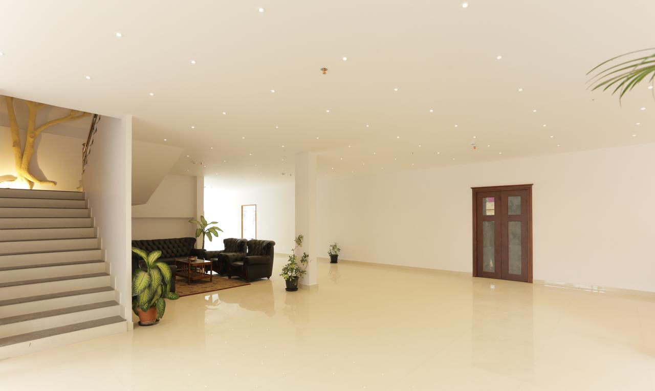 Heaven Gardens Hotel Kochi Ngoại thất bức ảnh