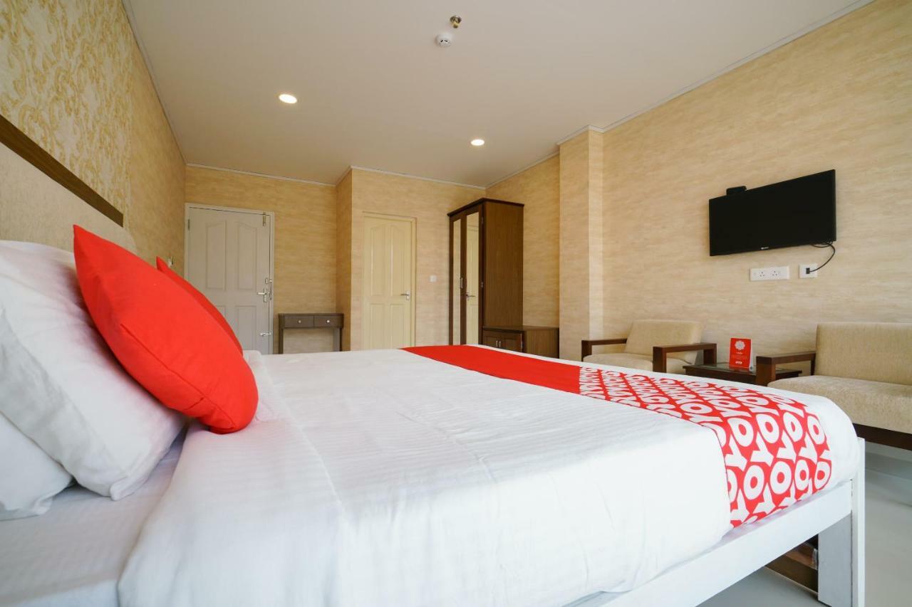 Heaven Gardens Hotel Kochi Ngoại thất bức ảnh
