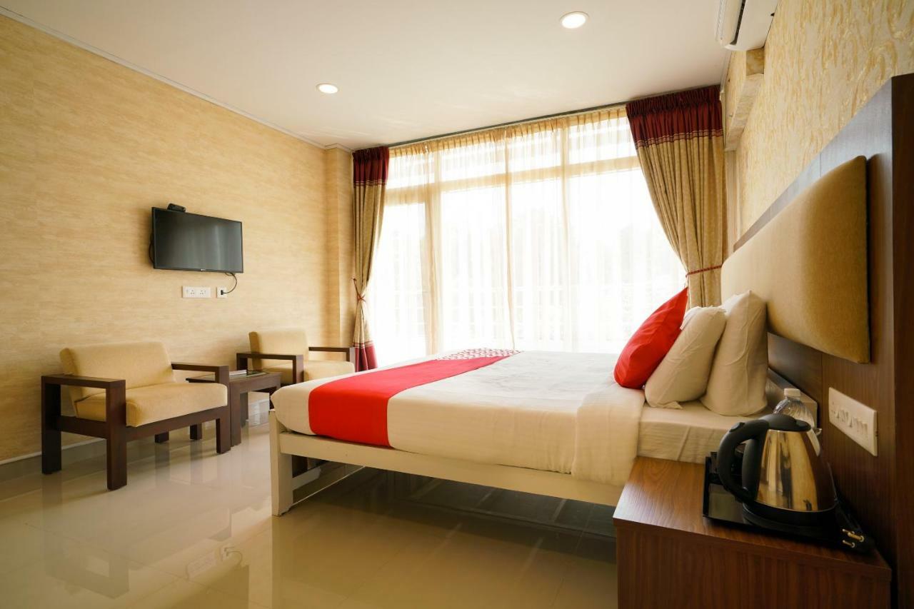 Heaven Gardens Hotel Kochi Ngoại thất bức ảnh