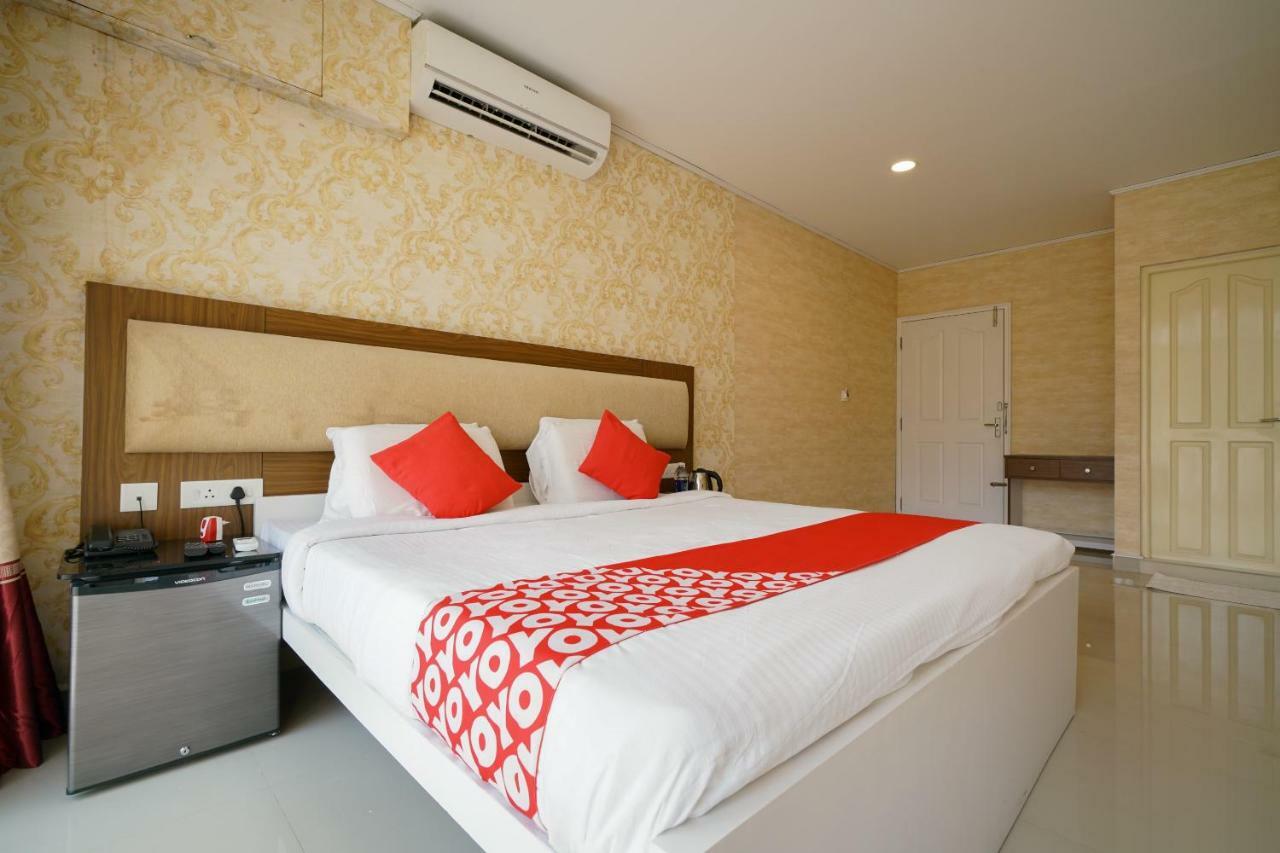 Heaven Gardens Hotel Kochi Ngoại thất bức ảnh